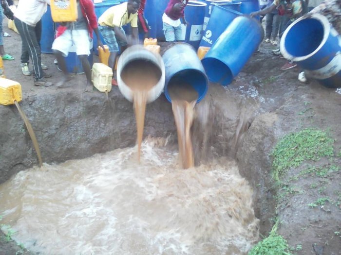 Rwamagana&nbsp;: Bagiye gusenya uruganda rwa ’Kambuca’ basanga harangaye nta muntu uhari 