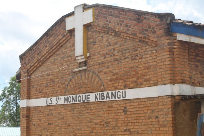 Muhanga&nbsp;: Abana batagaburirwaga ku ishuri ngo bashukishwaga amandazi bakabatera inda