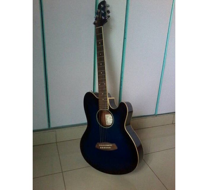 Guitar accoustique igurishwa byihutirwa kuri 60,000RWF