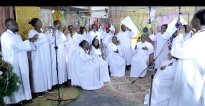 Chorale Abahimbazimana yo muri Regina Pacis yahaye abanyarwanda Noheli n’Ubunani