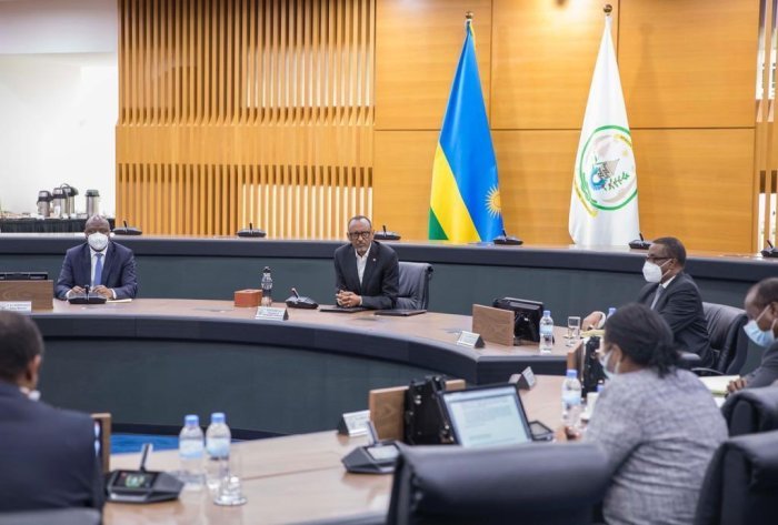 Inama y’Abaminisitiri yemeje ko bimwe mu bikorwa byari byarahagaritswe byongera gukora