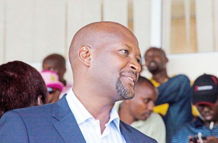 De Gaule yikuye mu bahatanira kuyobora FERWAFA ariko byarangiye agiye gukomeza kuyiyobora