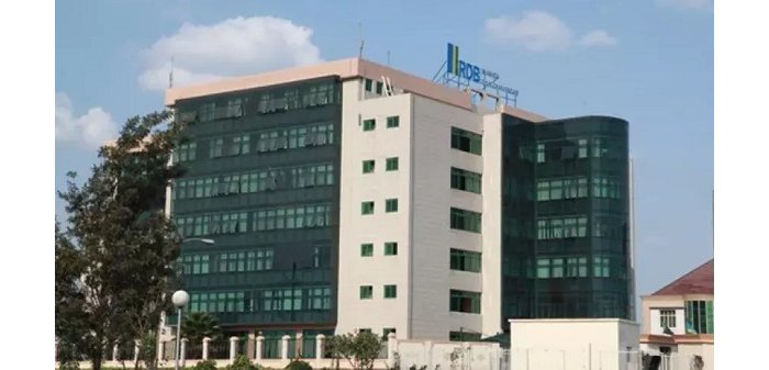 Uwiyitaga  Umukozi wa RDB  yaguwe gitumo  yaka abacuruzi babiri ibihumbi 620 Frw 