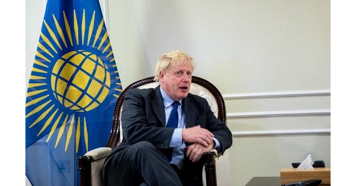 Boris Johnson yasubije  abanenga kohereza Abimukira  i Kigali  abaha  umukoro
