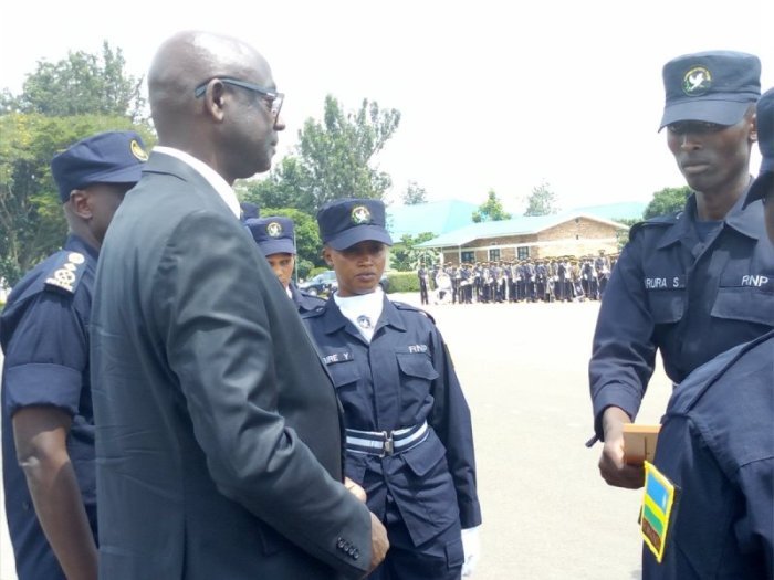 Polisi y’ u Rwanda yungutse abapolisi bashya barenga 1300