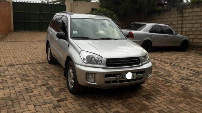 TOYOTA RAV4 automatic igurishwa kuri make