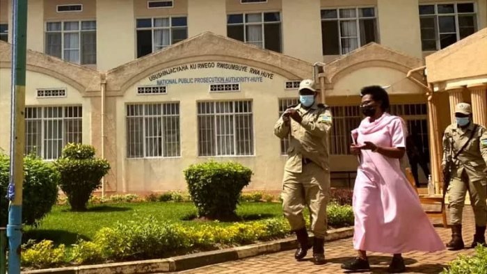 Amahugurwa  yatumye Urubanza rw’umukazana wa Pauline Nyiramasuhuko  rwimurwa 