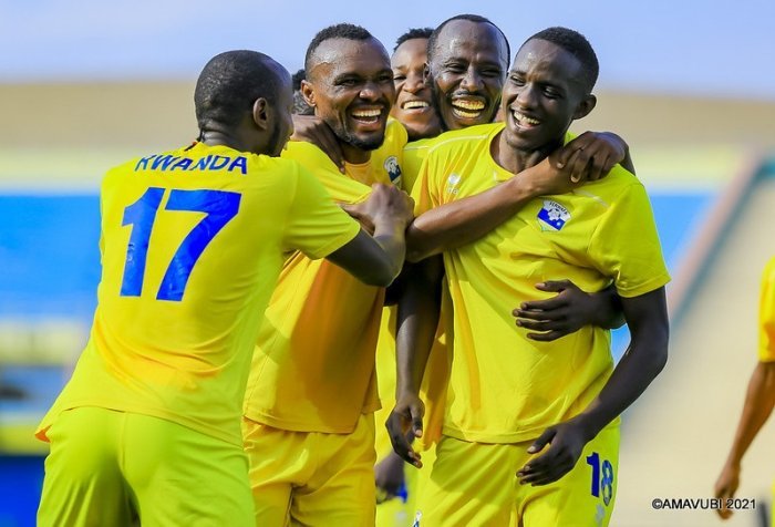 AMAFOTO&nbsp;: Akamwenyu ku bahamagawe bwa mbere, ubwuzu n’urukumbuzi…Imyitozo ya mbere y’Amavubi