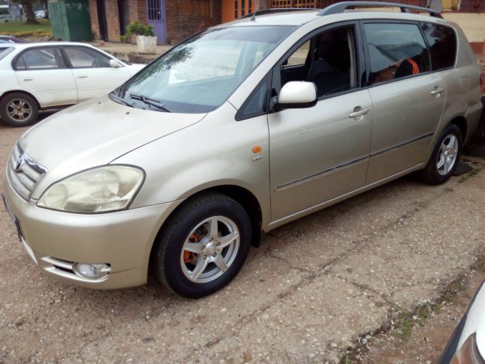 Avensis Verso igurishwa kuri 7,000,000RWF