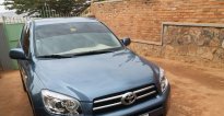 Imodoka nziza ya TOYOTA RAV4 igurishwa ku mafaranga make