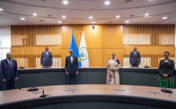 Mu mafoto&nbsp;: Perezida Kagame yahaye umukoro Nirere warahiriye kuba Umuvunyi Mukuru