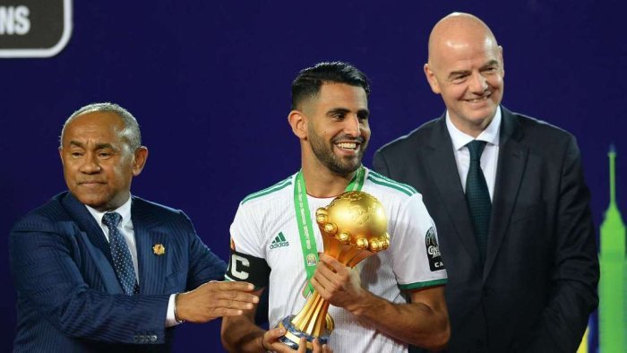 Riyad Mahrez na Baghdad yahesheje Algeria igikombe yaherukaga bataravuka [AMAFOTO ATANGAJE]