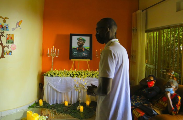 Yatwohererezaga ubutumwa budusaba intsinzi- Abakinnyi ba APR nyuma yo gusezera kuri Gen. Musemakweli