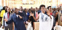 AMAFOTO : Perezida Ndayishimiye w’u Burundi mu misa ya Pasika