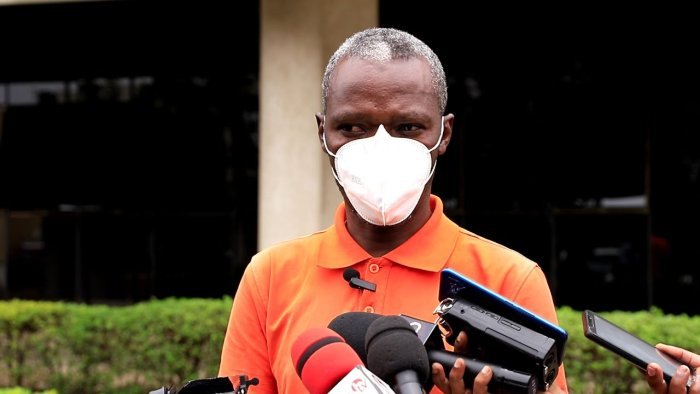 CHUK yitandukanyije n’uwavuze ko ari umukozi wayo nyuma yo gufatwa yiyitirira Polisi akarya abantu amafaranga