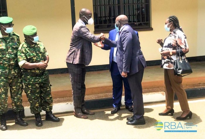 Nyuma ya Habitegeko, Guverineri w’Amajyepfo n’uw’Iburasirazuba nabo bahuye na bagenzi babo b’i Burundi
