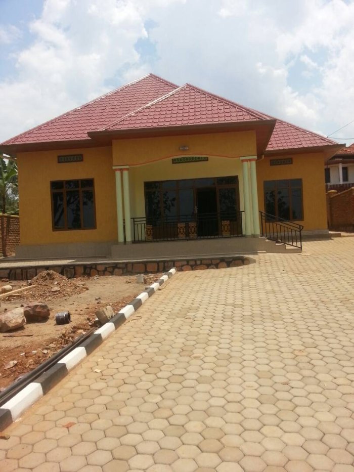 Inzu nziza igurishwa ku mafaranga make cyane Kanombe