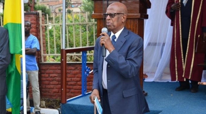 Pasiteri Ezra Mpyisi yahishuye ko yaryaga abantu amafaranga ababeshya ngo arabahanurira 