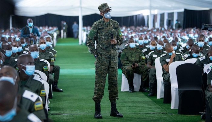 Perezida Kagame yazamuye mu ntera bamwe mu basirikare bakuru abaha n’inshingano nshya