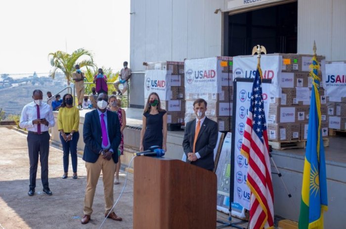 Trump yahaye u Rwanda imashini zifasha abanduye COVID19 guhumeka nyuma y’ibiganiro yagiranye na Kagame