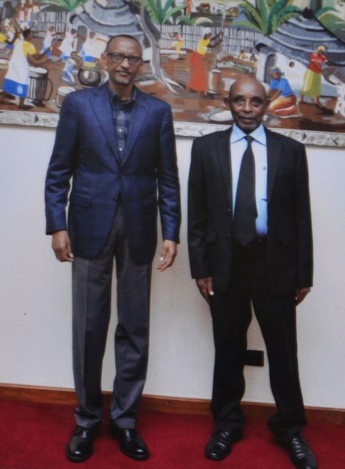 Perezida Kagame yasabye ubufatanye n’abarimu mu gufungura amashuri ngo abana bige mu mudendezo
