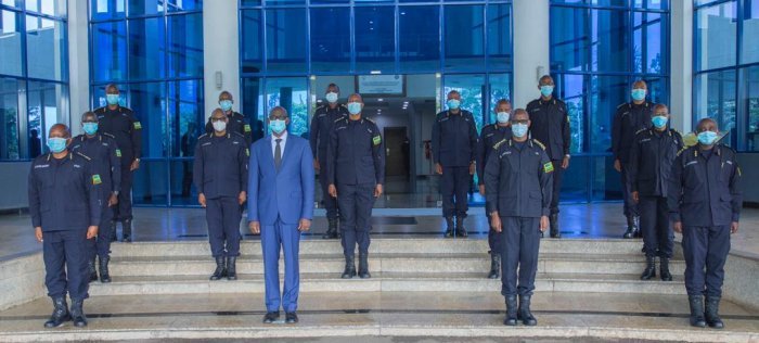 N’ubwo Igihugu gifite umutekano usesuye, haracyari byinshi byo gukora-Min Busingye abwira abapolisi bakuru