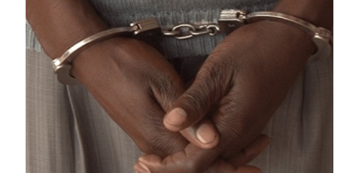 RIB yataye  muri yombi  Batatu bashinjwa gukubita no kumena ibikoresho by’umunyamakuru