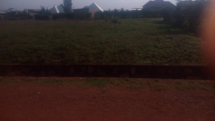 ibibanza byiza biri ahantu heza cyane bigurishwa make