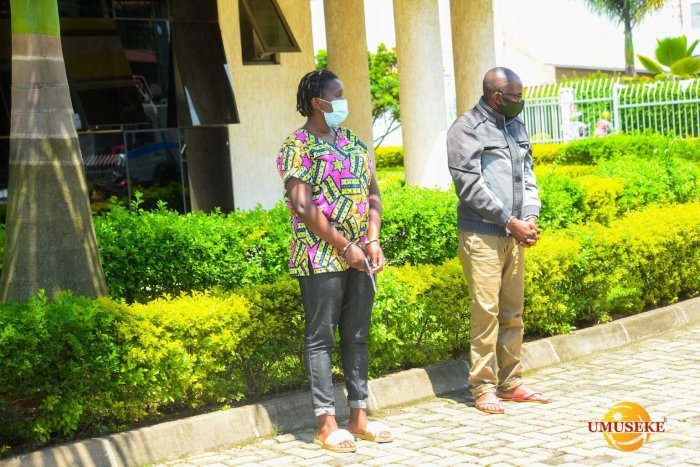 Umugabo n’umugore bafatiwe mu cyuho bakekwaho kugurisha ikibanza cy’undi