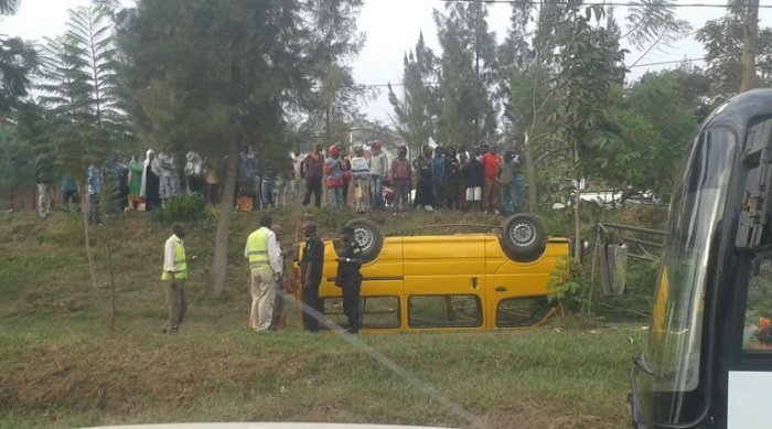 Kigali&nbsp;: Imodoka yari itwaye abanyeshuri yabuze feri ikora impanuka irabirinduka