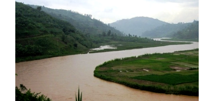 Nyabarongo yatwaye 3 bo mu muryango umwe umwana warokotse avuga uko byagenze