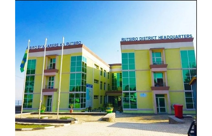 Rwanda:Umuganga  ari mu mazi abira azira gukorakora  igitsina cy’umugore ari kumusuzuma