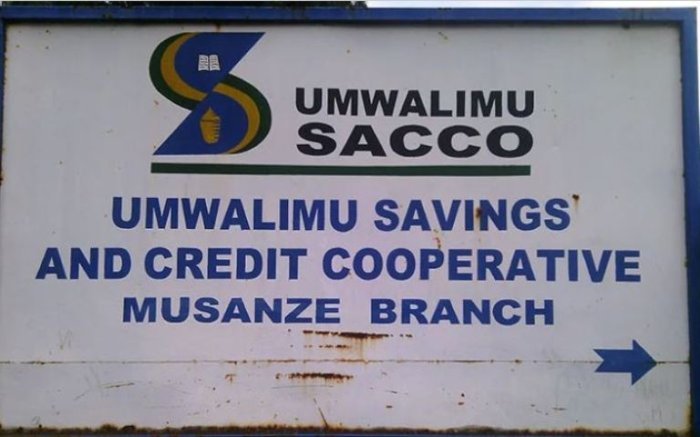 Abarimu bahagaritswe mu kazi kubera Covid-19 bararira ayo kwarika kandi mu bahabwa ubufasha ntibarimo