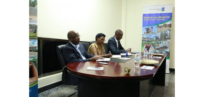 Nyanza&nbsp;: Hamuritswe igitabo gikubiyemo uko Abanyarwanda bo hambere barimbishaga aho batuye 